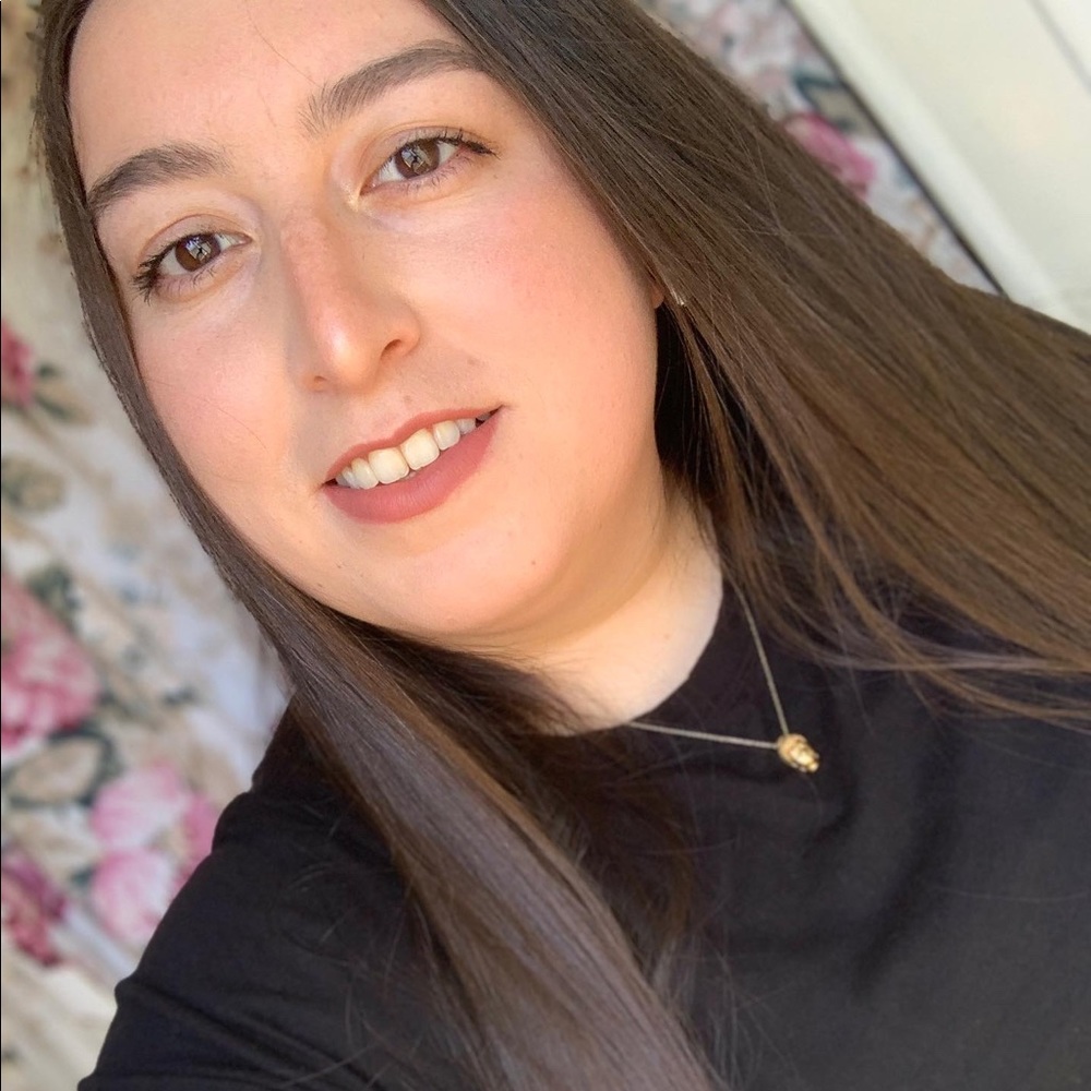 Meet your Posher, Mayra